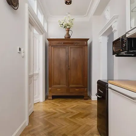 شقة 2 Bedroom Sereno Fenn'a 5 Street كراكوفيا
